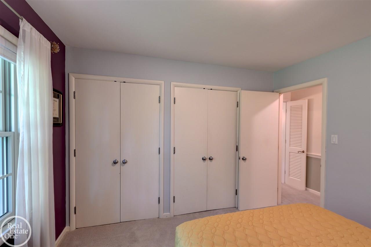 1160 South Renaud Road Grosse Pointe, MI 48236 - Photo 36 of 48 31360469-35.JPG