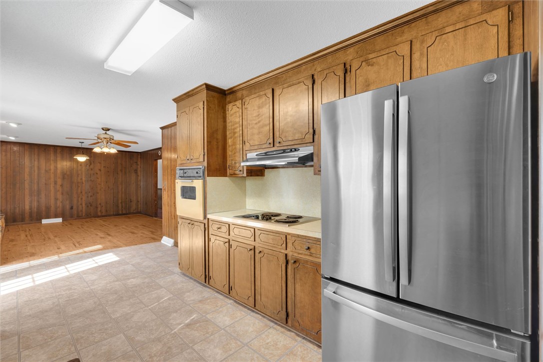 2114 Karen Lane Anderson, SC 29626 - Photo 14 of 30 This spacious kitchen offers ample cabinet storage and modern appliances.