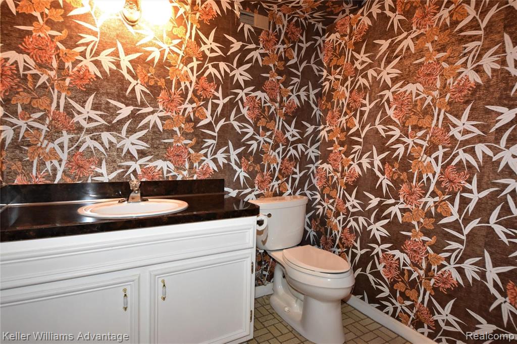14679 Riverside Street Livonia, MI 48154 - Photo 21 of 27