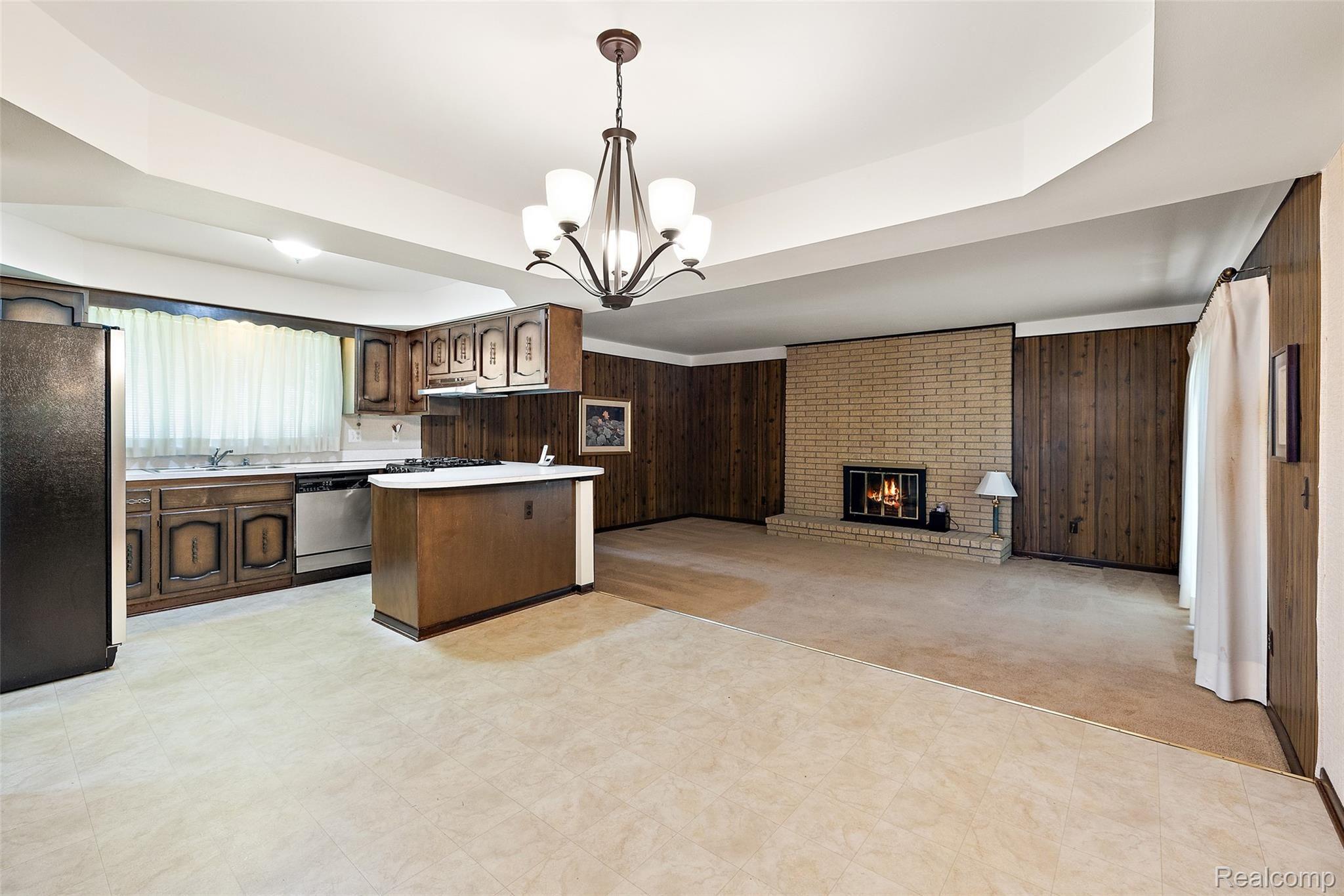 31740 Kelly Road Roseville, MI 48066 - Photo 12 of 44 31740 Kelly Road-21.jpg