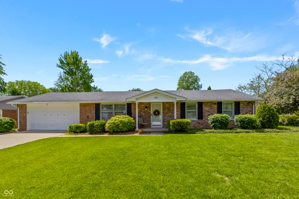 $299,900 | 2820 Wedgewood Drive, Columbus, IN 47203