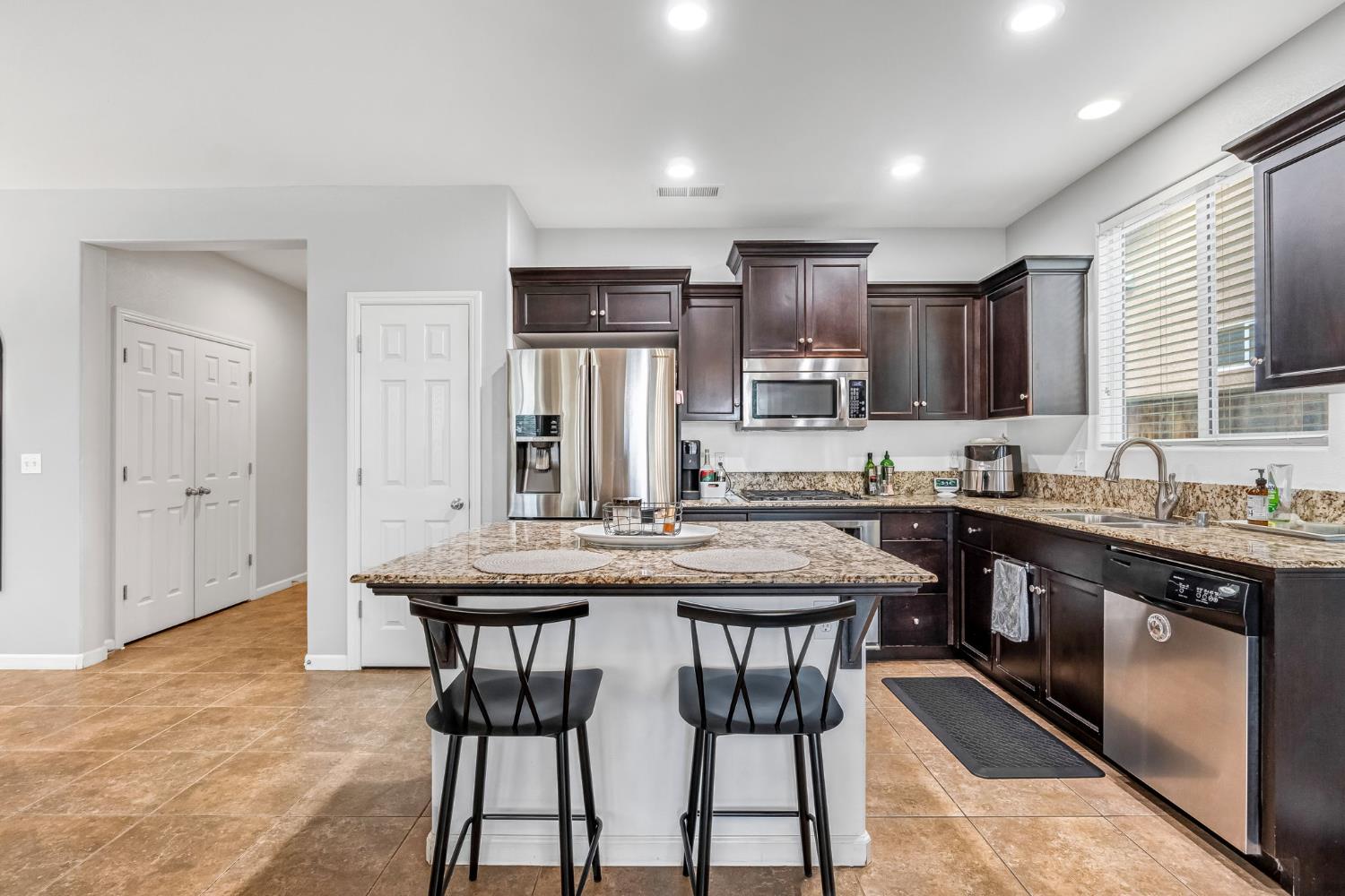 3940 Chessa Lane Clovis, CA 93619 - Photo 12 of 41