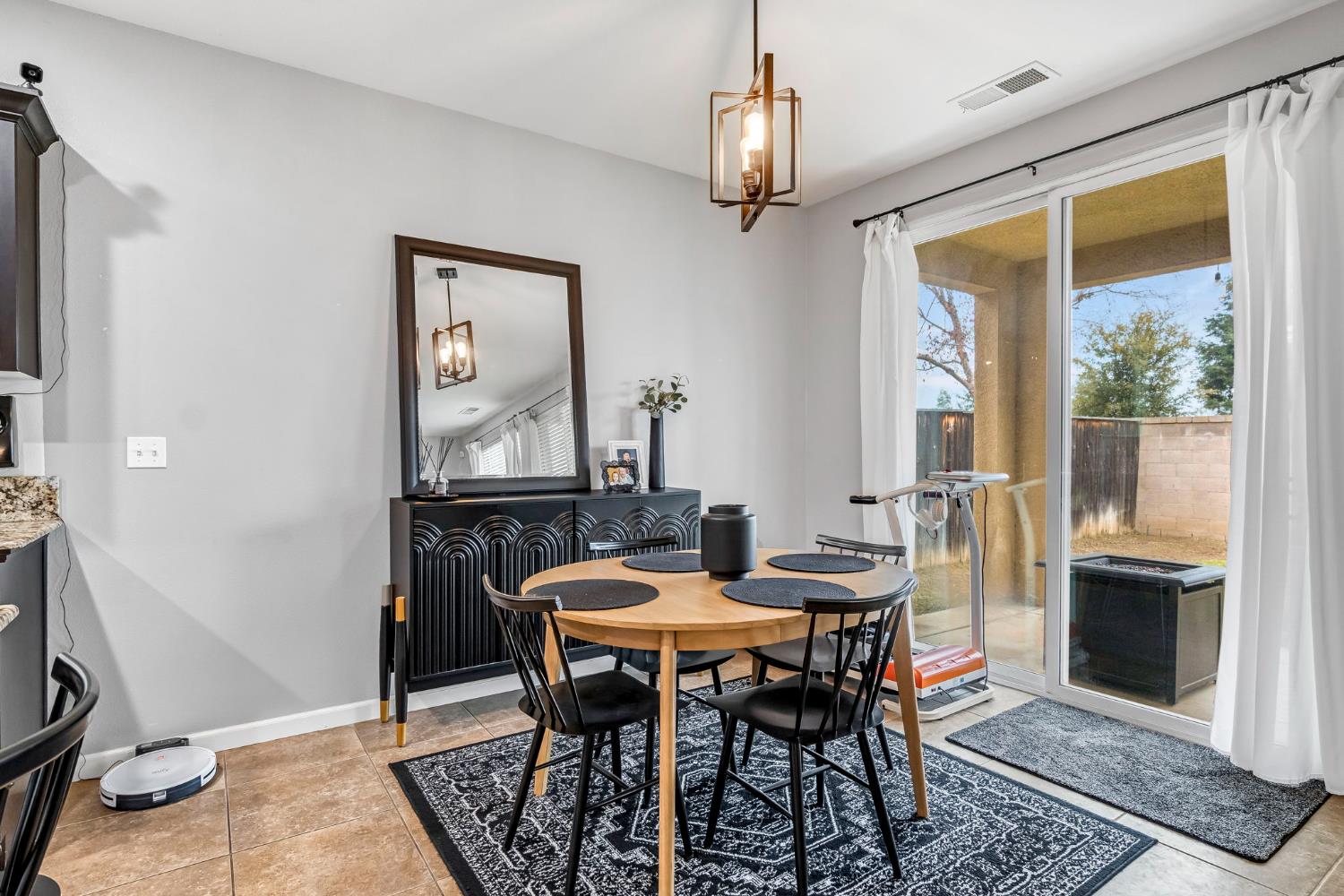 3940 Chessa Lane Clovis, CA 93619 - Photo 17 of 41