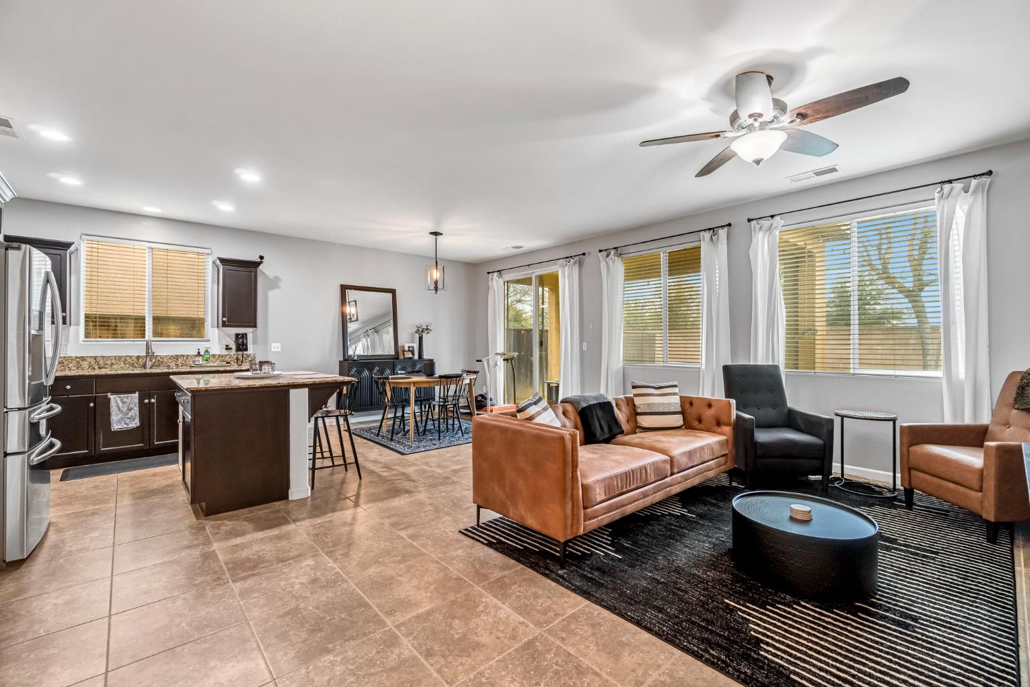 3940 Chessa Lane Clovis, CA 93619 - Photo 7 of 41