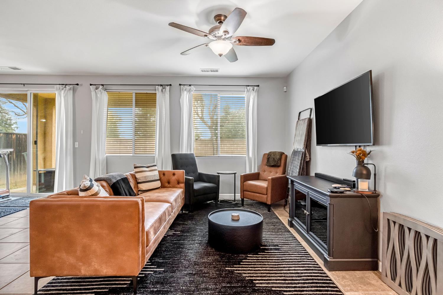 3940 Chessa Lane Clovis, CA 93619 - Photo 8 of 41