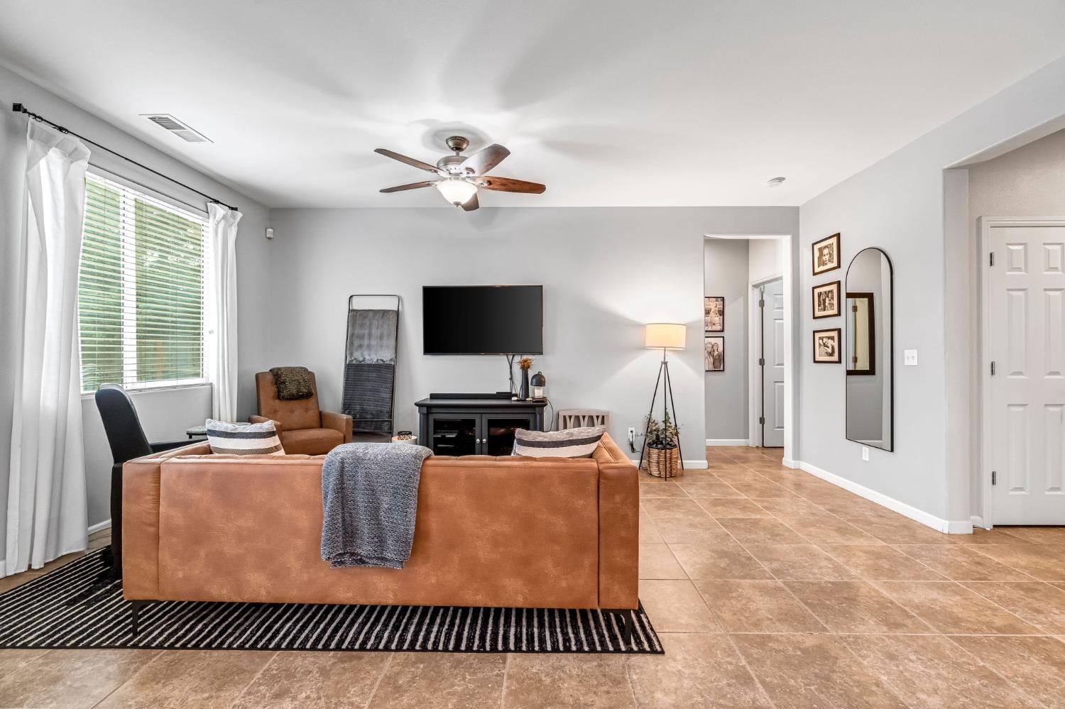 3940 Chessa Lane Clovis, CA 93619 - Photo 10 of 41