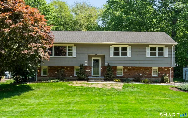 $785,000 | 148 Osborn Lane, Monroe, CT 06468