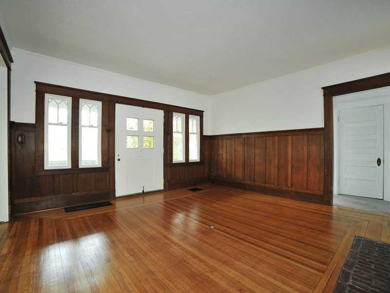 560 Hamilton Road Thornburg, PA 15205 - Photo 3 of 22 Entry/Foyer.