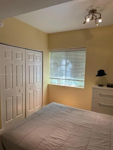 $2,300 | 1219 Meridian Avenue, Unit 2, Miami Beach, FL 33139