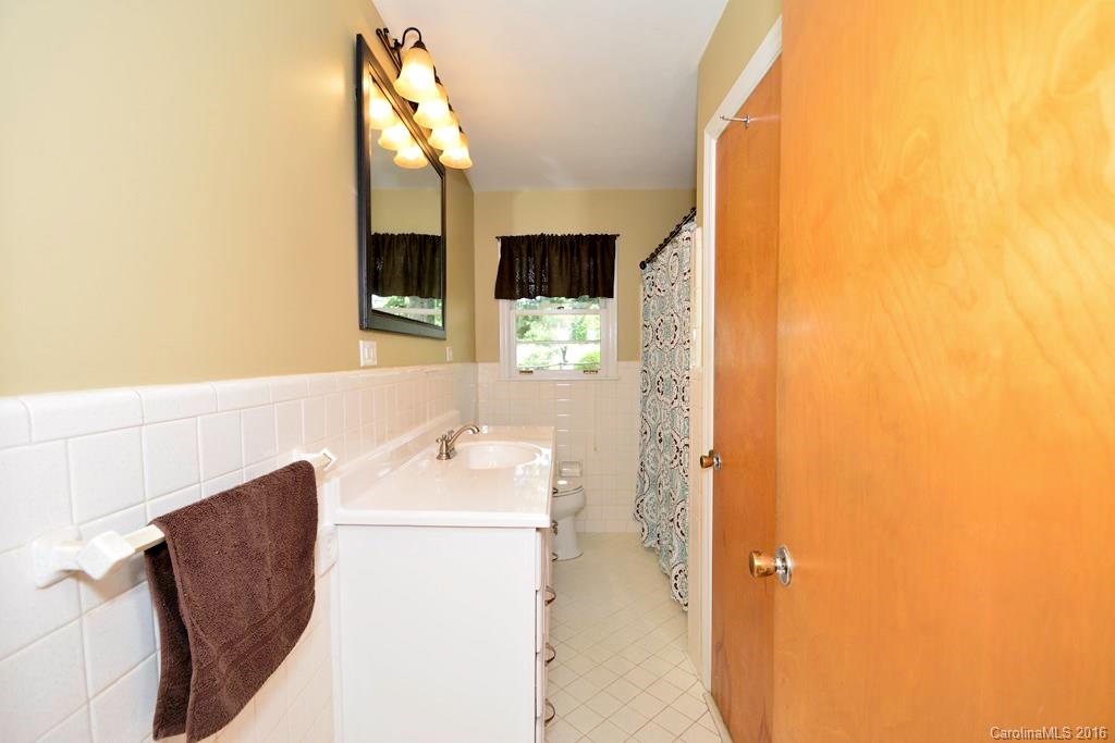 471 Kimmswick Road Charlotte, NC 28214 - Photo 12 of 23 Gallery Image 12