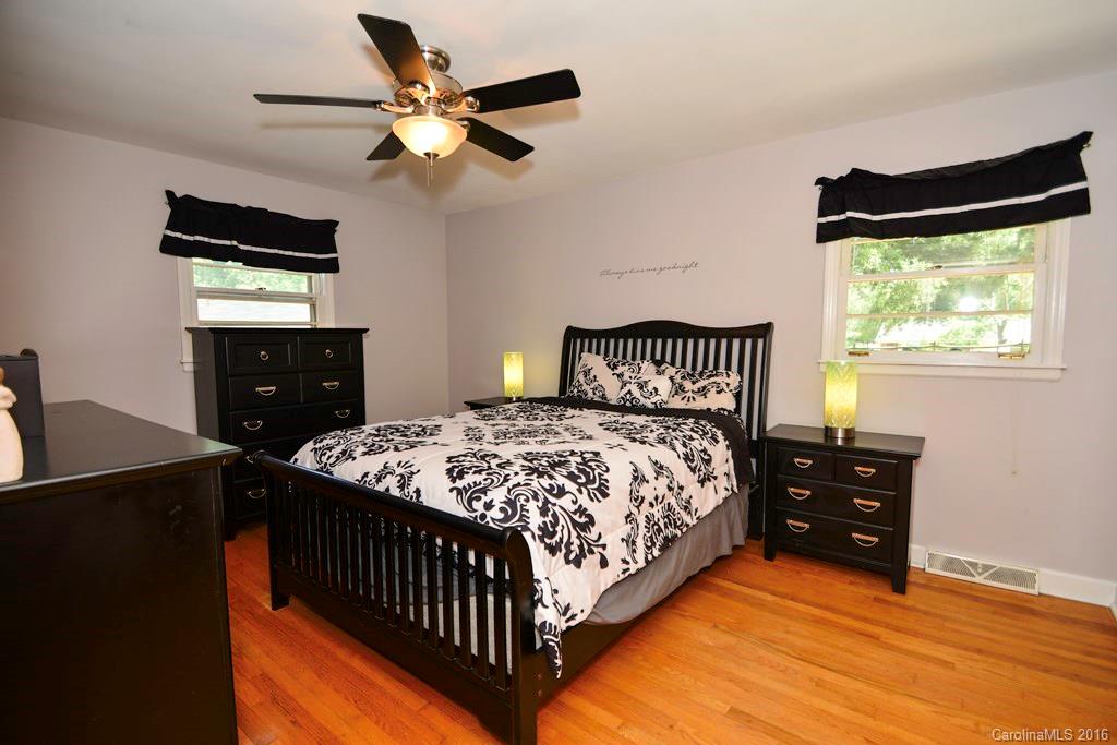 471 Kimmswick Road Charlotte, NC 28214 - Photo 13 of 23 Gallery Image 13