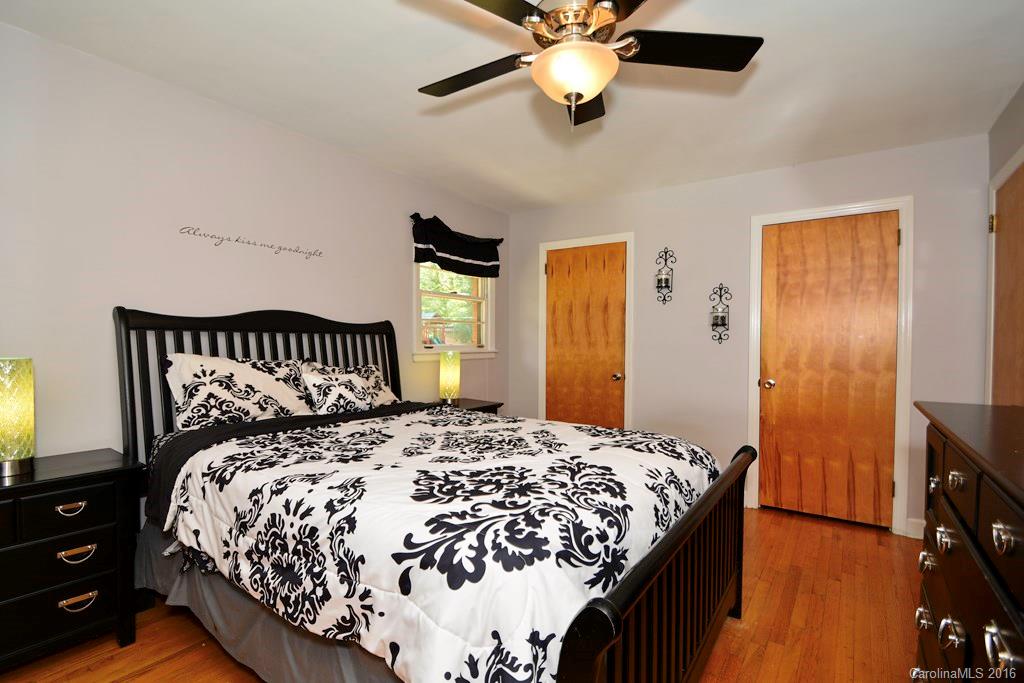 471 Kimmswick Road Charlotte, NC 28214 - Photo 14 of 23 Gallery Image 14