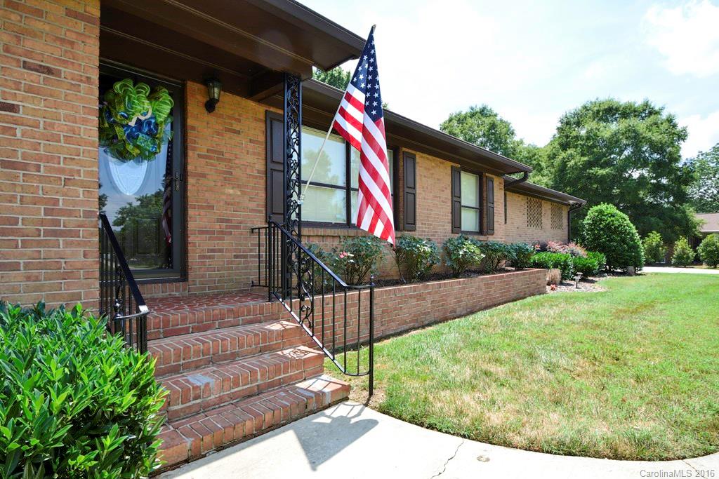 471 Kimmswick Road Charlotte, NC 28214 - Photo 3 of 23 Gallery Image 3