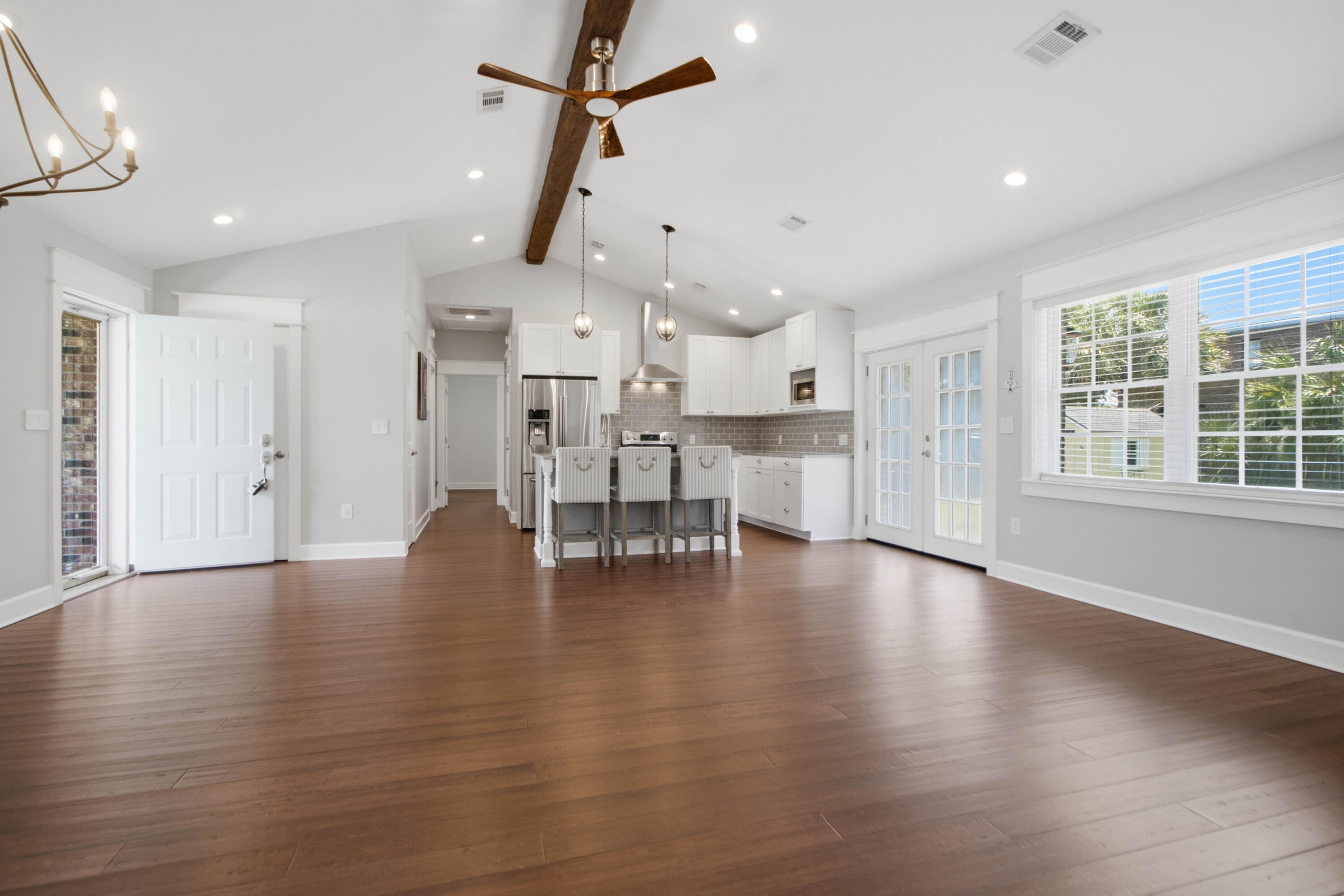 1084 Rosemead Road Mount Pleasant, SC 29464 - Photo 14 of 38