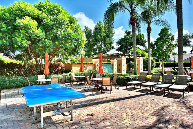 6829 Sun River Road Boynton Beach, FL 33437 - Photo 45 of 48 Outside entertaining