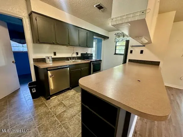 $260,000 | 121 Vance Place, Long Beach, MS 39560