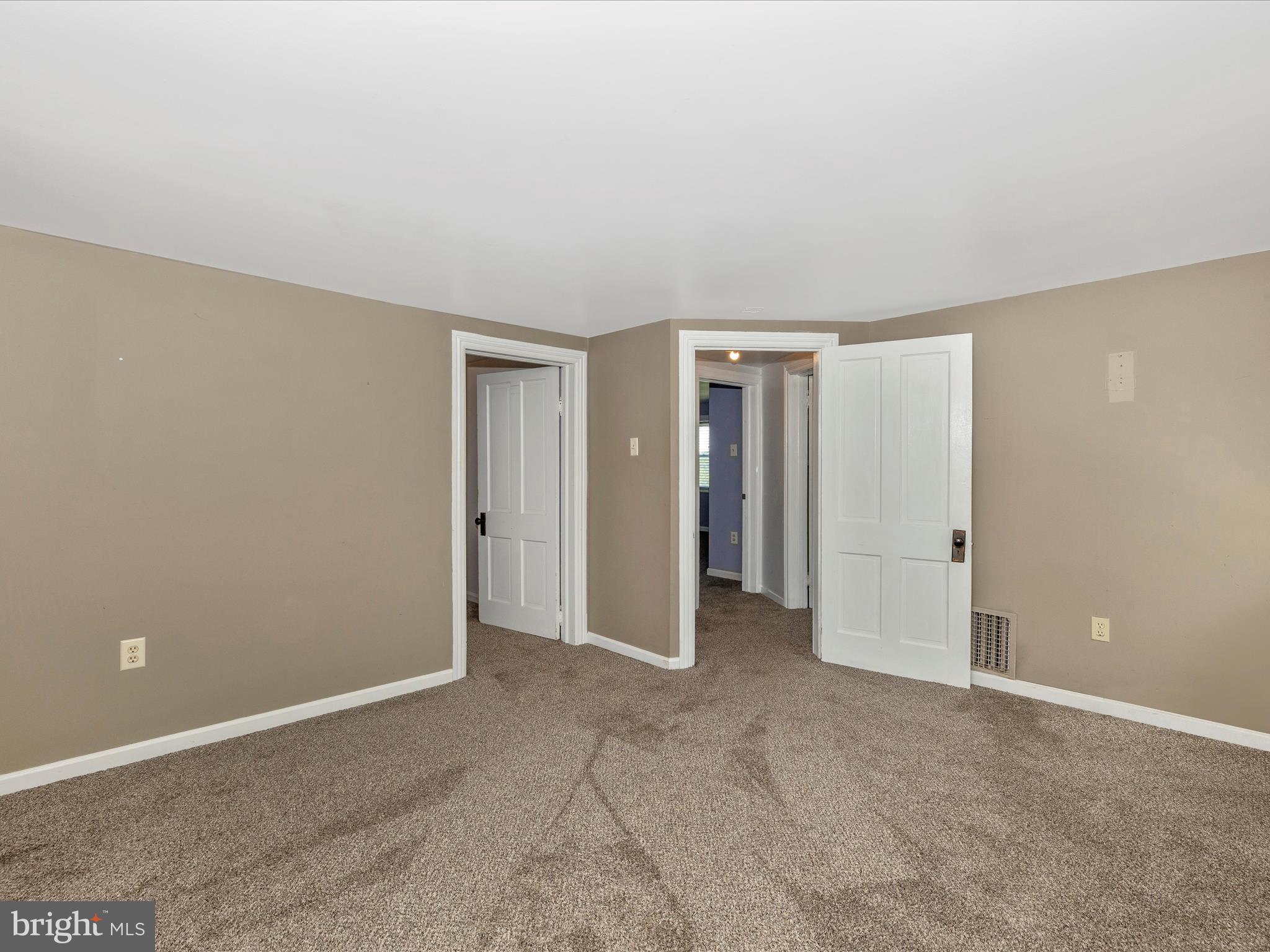 6330 Clevelandtown Road Boonsboro, MD 21713 - Photo 35 of 56 an empty room with closet and a bathroom
