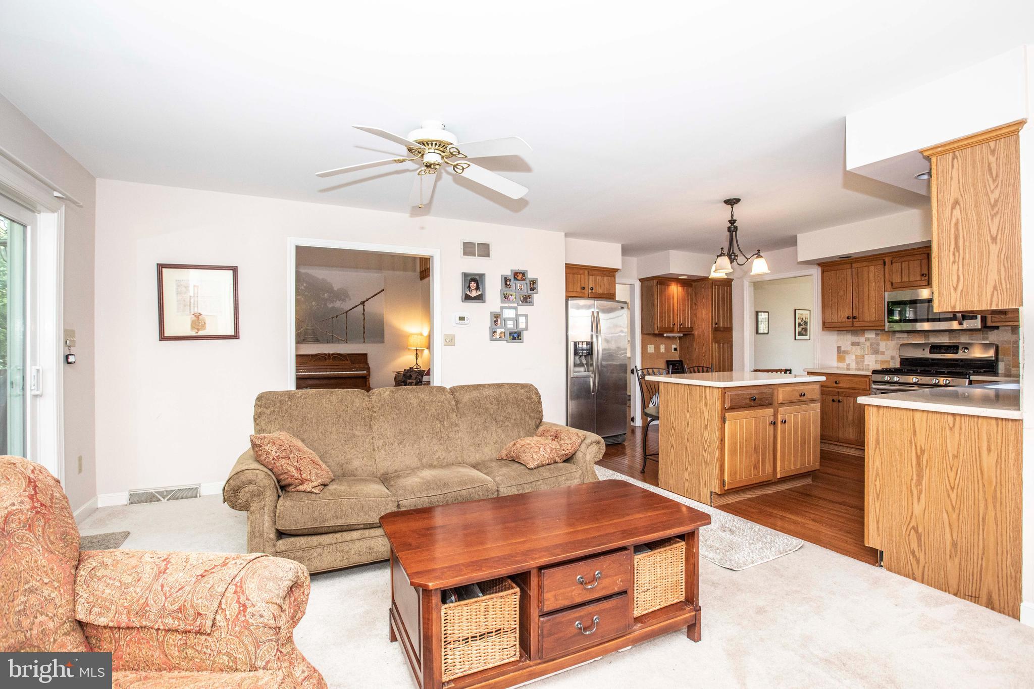 6 Sandy Way Reading, PA 19607 - Photo 21 of 76 Family room