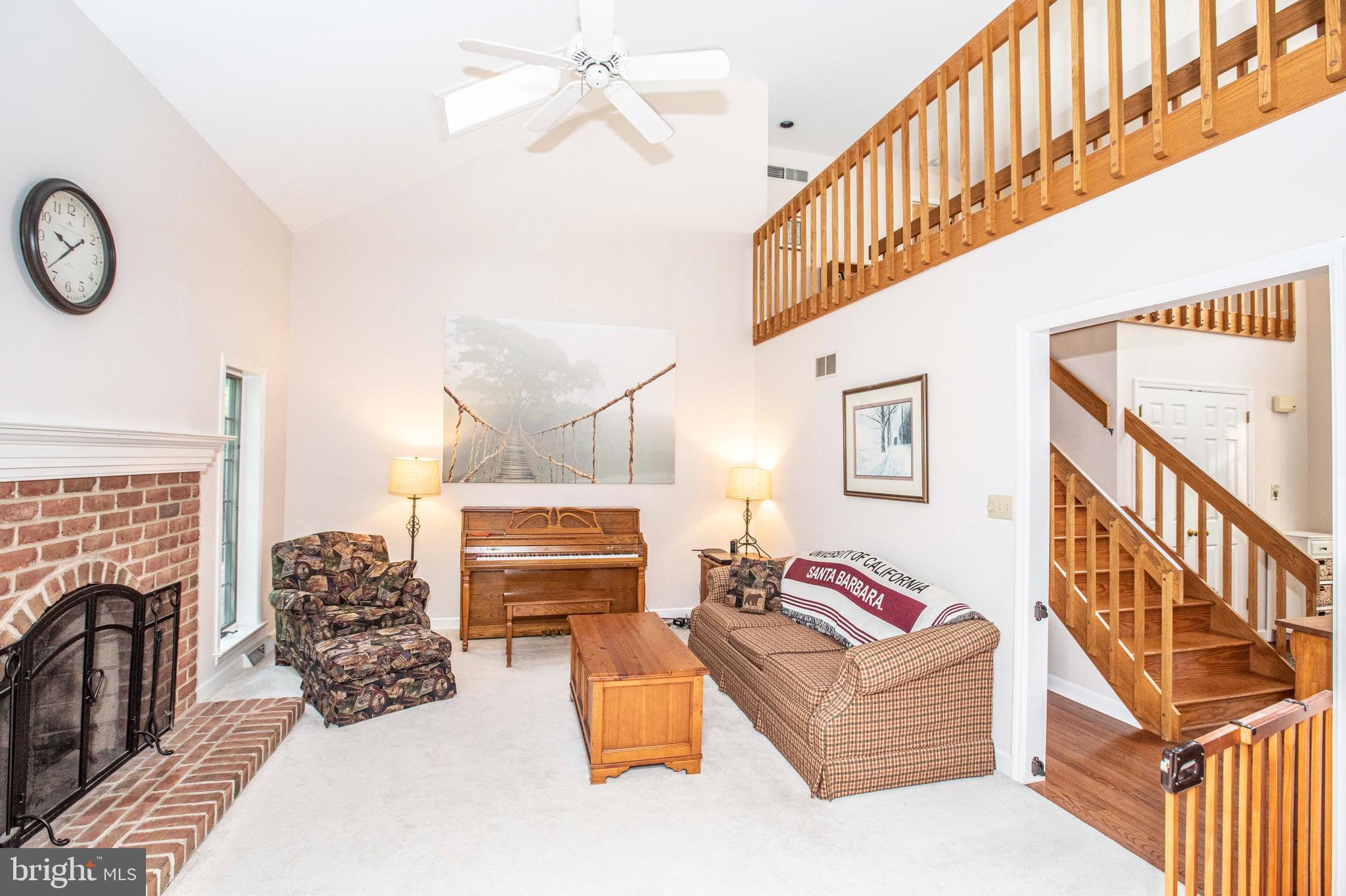 6 Sandy Way Reading, PA 19607 - Photo 23 of 76 Living room with high ceilings.