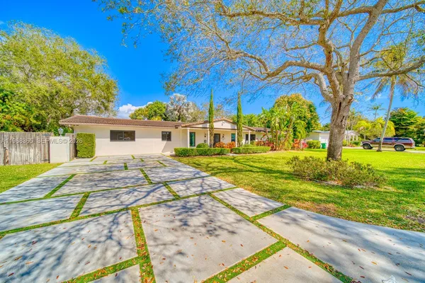 $1,290,000 | 8245 Southwest 149th Drive, Palmetto Bay, FL 33158