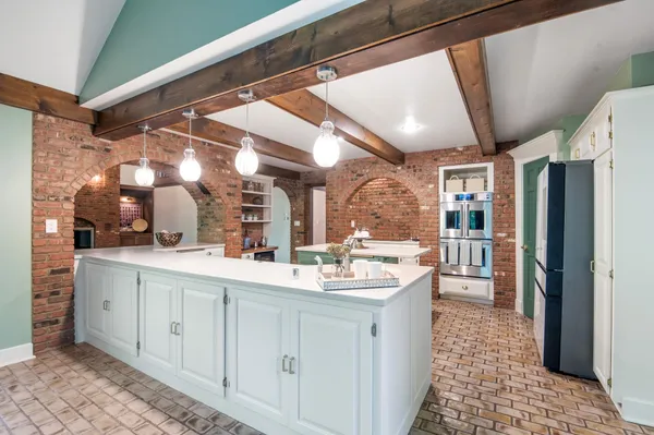 $810,000 | 2060 Wintergreen Court, Green Bay, WI 54304