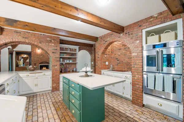 $810,000 | 2060 Wintergreen Court, Green Bay, WI 54304