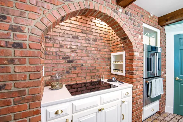 $810,000 | 2060 Wintergreen Court, Green Bay, WI 54304