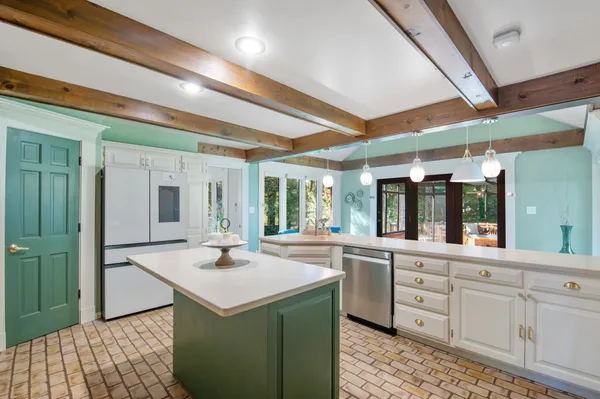 $810,000 | 2060 Wintergreen Court, Green Bay, WI 54304