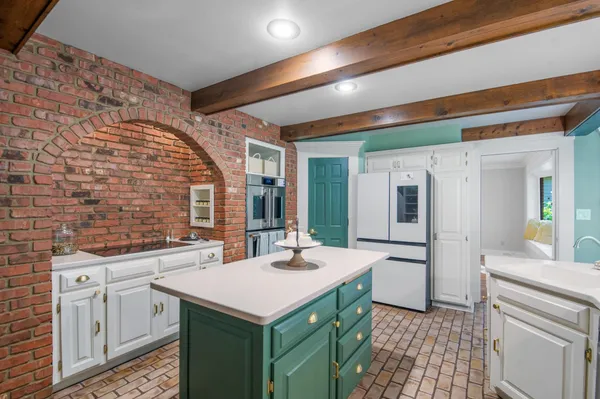 $810,000 | 2060 Wintergreen Court, Green Bay, WI 54304