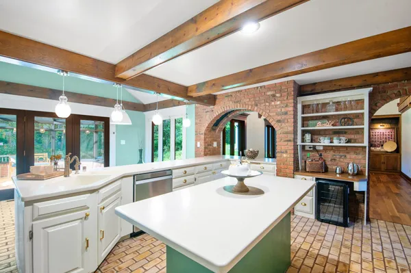 $810,000 | 2060 Wintergreen Court, Green Bay, WI 54304