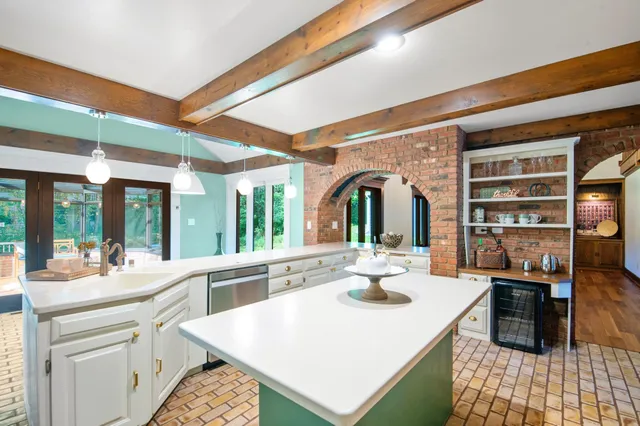 $810,000 | 2060 Wintergreen Court, Green Bay, WI 54304