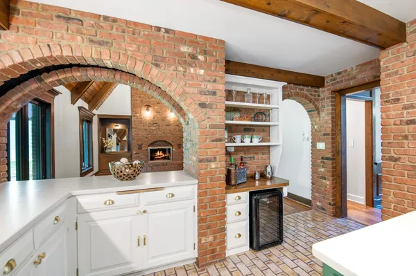 $810,000 | 2060 Wintergreen Court, Green Bay, WI 54304