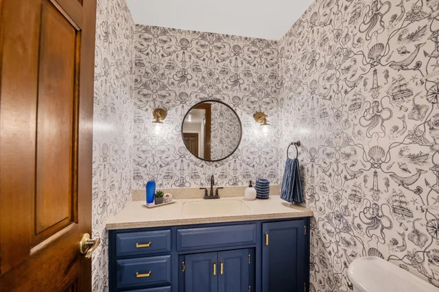 $810,000 | 2060 Wintergreen Court, Green Bay, WI 54304