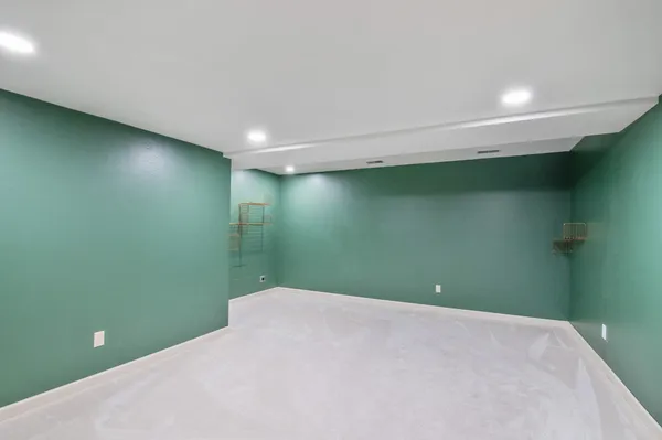 $810,000 | 2060 Wintergreen Court, Green Bay, WI 54304