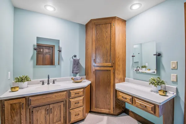 $810,000 | 2060 Wintergreen Court, Green Bay, WI 54304