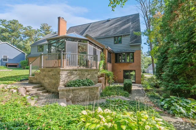 $810,000 | 2060 Wintergreen Court, Green Bay, WI 54304