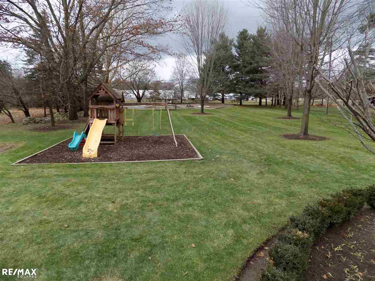 53221 Shelby Road Utica, MI 48316 - Photo 49 of 52 31366238-48.JPG
