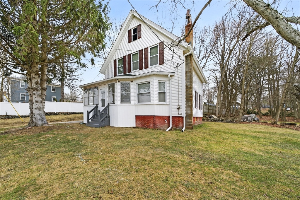 22 Maple Street Templeton, MA 01436 - Photo 1 of 28