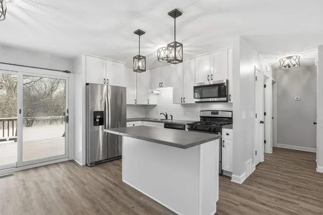 $329,900 | 3224 75th Avenue North, Brooklyn Park, MN 55443