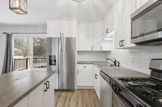 $329,900 | 3224 75th Avenue North, Brooklyn Park, MN 55443