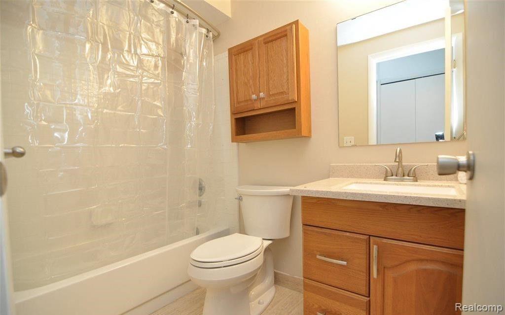 43256 Mound Road, Unit 11 Sterling Heights, MI 48314 - Photo 6 of 15 Gallery Image 6