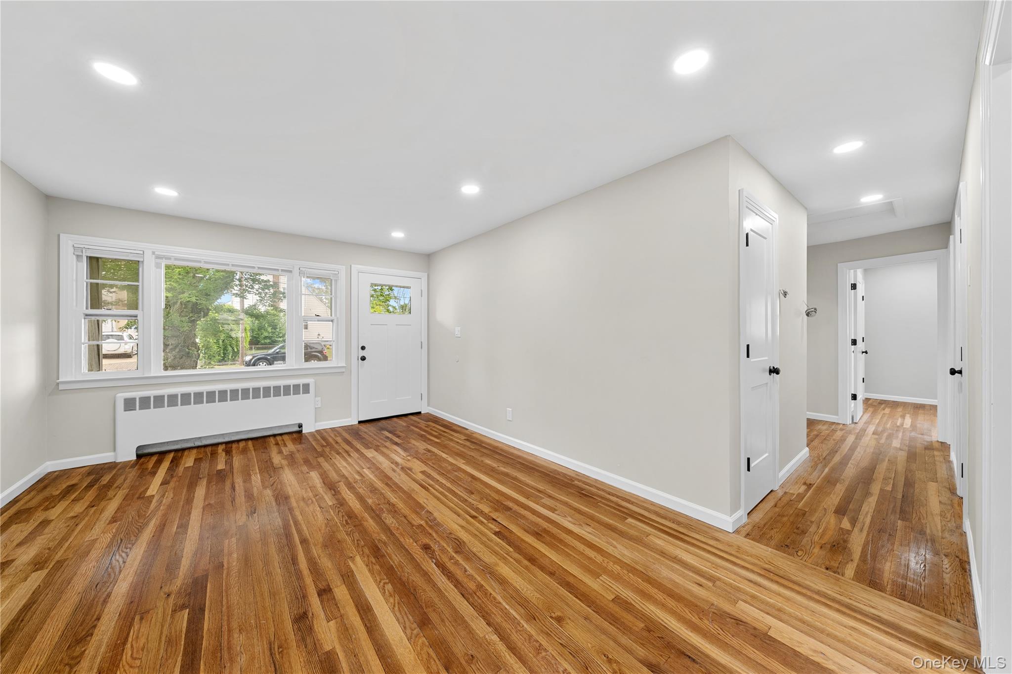 504 Decatur Street Uniondale, NY 11553 - Photo 5 of 12