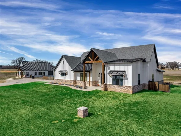 $975,000 | 1250 Turpin Lake Road, Poolville, TX 76487