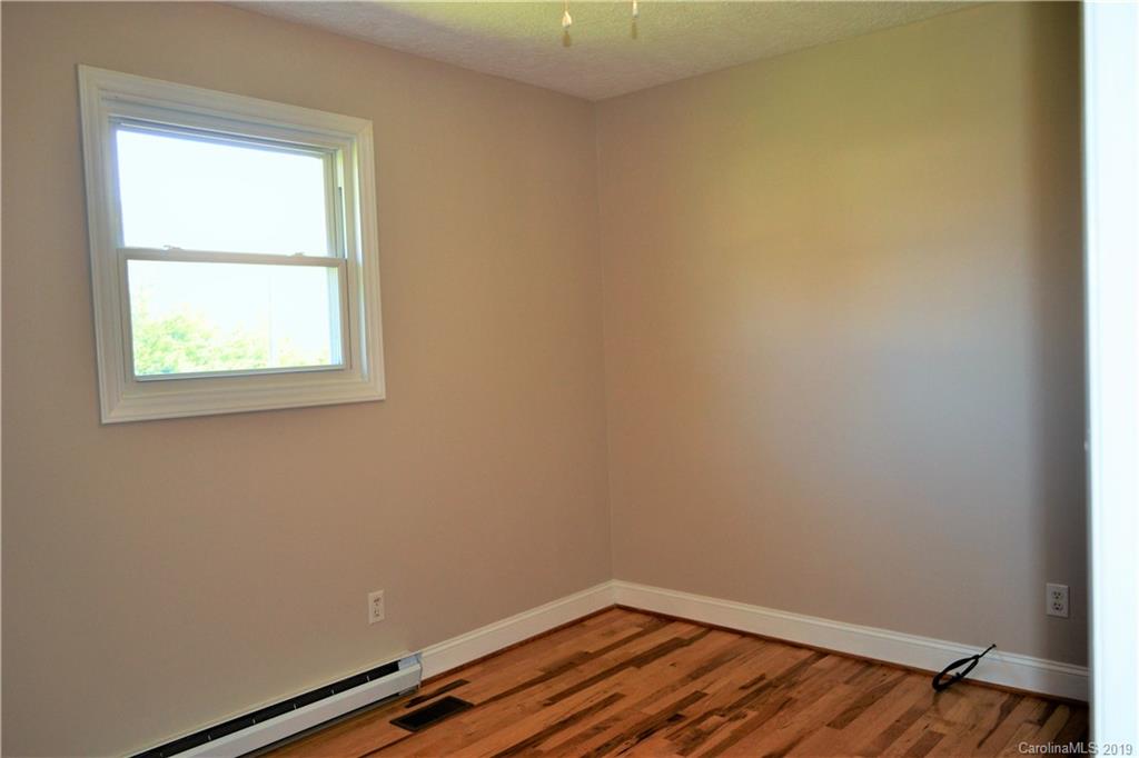 11 Mac Valley Road Leicester, NC 28748 - Photo 17 of 18 Gallery Image 17