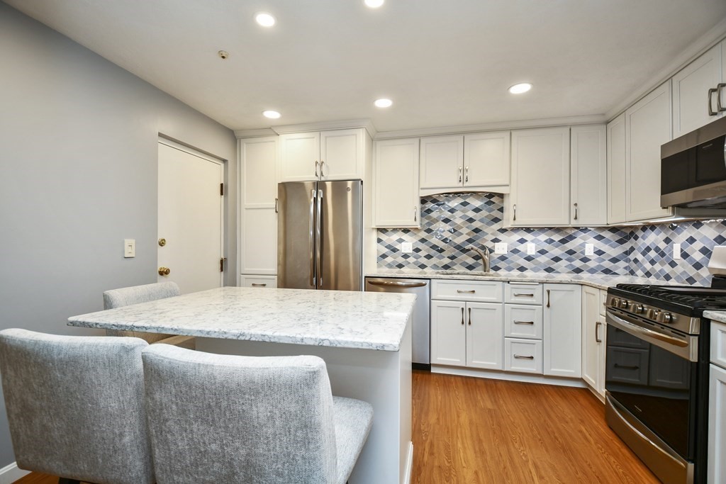 80 Walnut Street, Unit 404 Canton, MA 02021 - Photo 7 of 27 Gallery Image 7