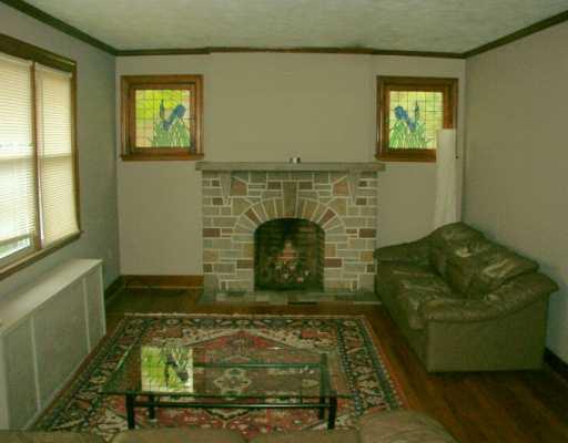 1301 Rescue Street Pittsburgh, PA 15212 - Photo 2 of 8 Living Room.