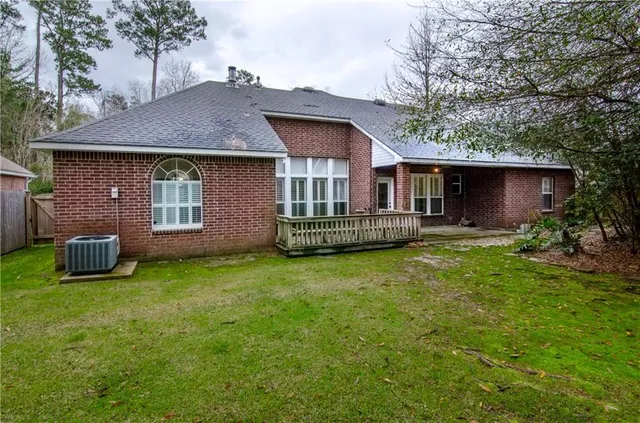 $2,850 | Undisclosed Address, Mandeville, LA 70448