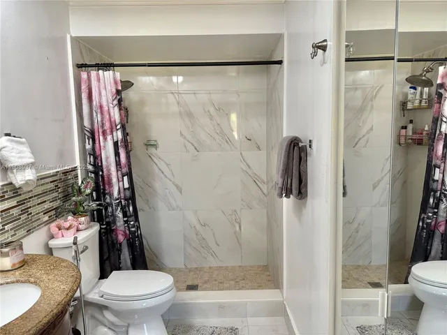 $430,000 | 6377 Northwest 170th Lane, Hialeah, FL 33015