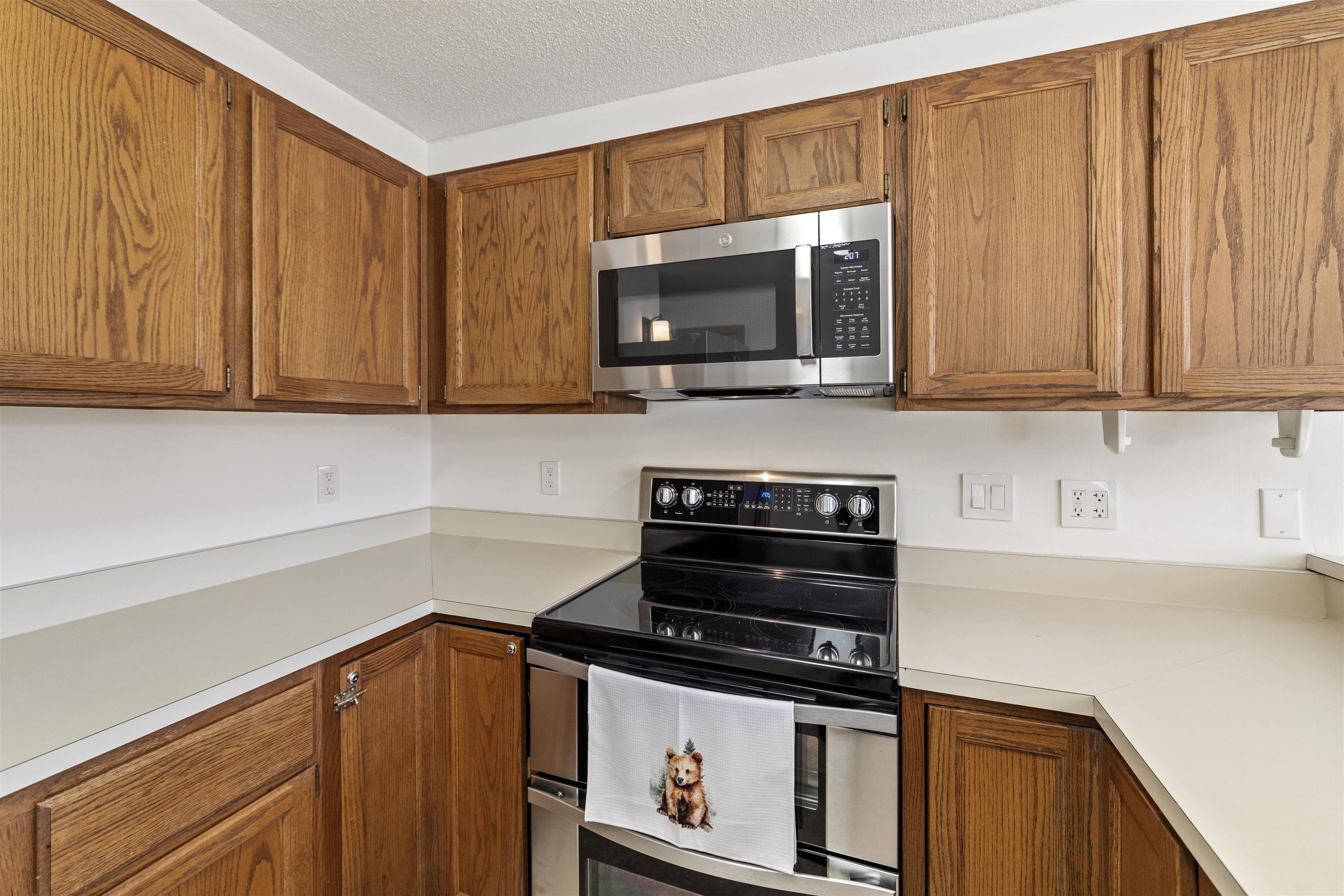 106 Silver Birch, Unit 17H West Dover, VT 05356 - Photo 6 of 26
