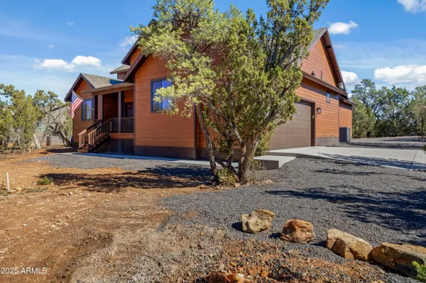 $980,000 | 2268 Roundabout Circle, Overgaard, AZ 85933